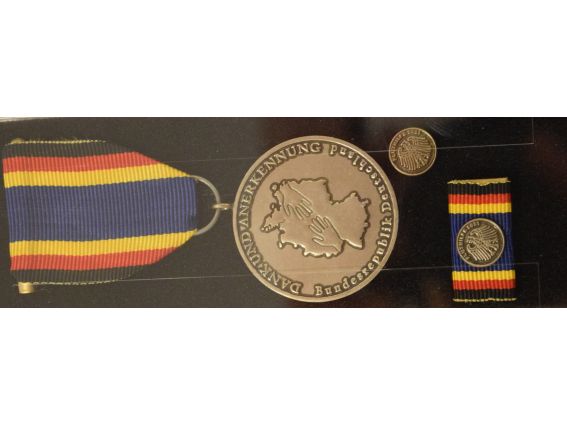 THW-Einsatzkräfte erhalten Bundesflutmedaille - Fluthilfe 2021 © Kreis Paderborn